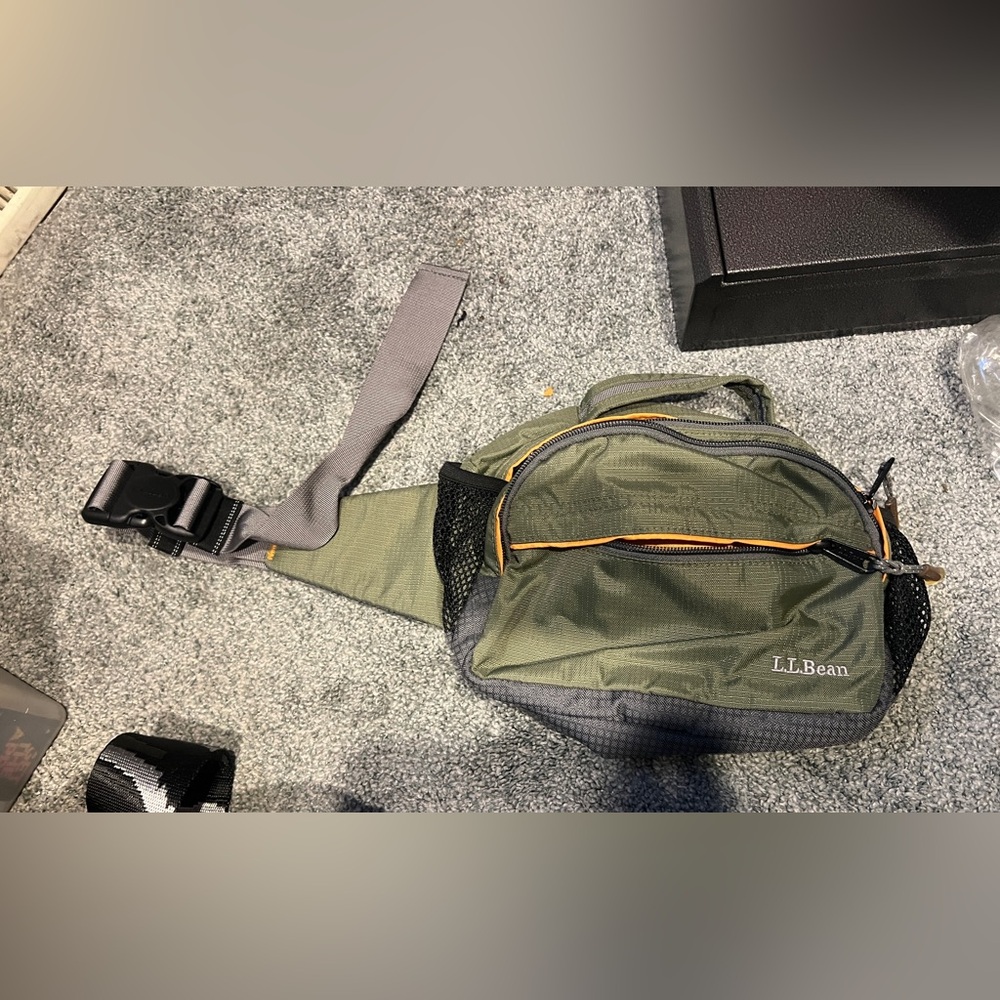 L.L. Bean Olive Green Belt Bag with Gray Strap